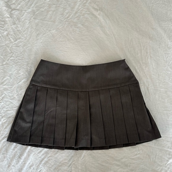 ENGLISH FACTORY medium Pleated Miniskort like new - Picture 9 of 16